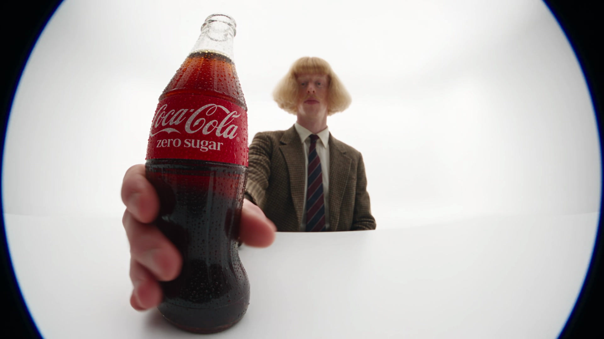 Coca-Cola, film still 4
